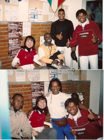 2003 - Assunta Pellegrini insieme ad alcuni maestri di Capoeira